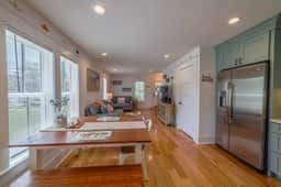Second Wind Townhouse, Walk to Beach & Downtown - Image 4