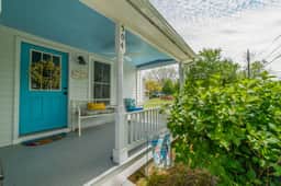 Second Wind Townhouse, Walk to Beach & Downtown - Image 5