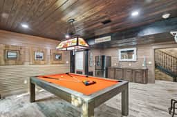 Salty Skipper Home with Pool, Tiki Bar & Game Room - Image 4