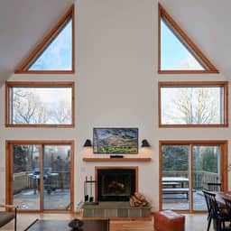Woodland Chalet, Fire Pit, Deck & Forest Views, 3-Bed - Image 4