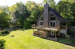 Woodland Chalet, Fire Pit, Deck & Forest Views, 3-Bed - Image 2