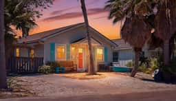 Beachside Cottage with Private Hot Tub & Near Beach - Image 4