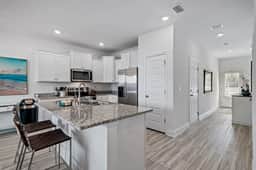B Coastal Townhome with Grill & Beach Access - Image 4