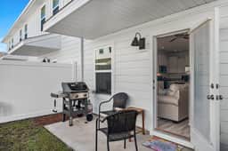 B Coastal Townhome with Grill & Beach Access - Image 3