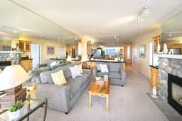 The Lighthouse Condo, Spacious & Whale Watching - Image 2