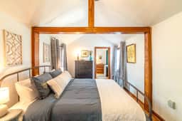 Wild Blue Cottage, Steps from the Beach - Image 5