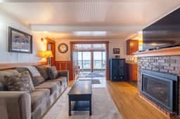 Nelscott Anchor House, Hot Tub, Steps to Beach - Image 4