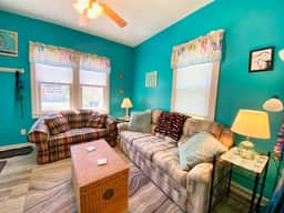 Flip Flop Cottage, Near Beach & Pet-Friendly - Image 5