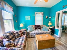 Flip Flop Cottage, Near Beach & Pet-Friendly - Image 4