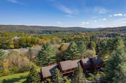 Townhome with Fireplace & Hill Views, Saltbox - Image 5