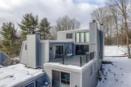 Townhouse, Mountain Views & Ski Access, Kingswood - Image 2