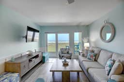 Gulf'n My Life Away, Beachfront Condo & Pool - Image 4