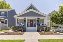 Old Bay Home with First-Floor Bedrooms, Near Beach - Image 2