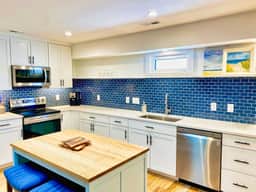 East Virginia Blues Condo, Walk to Beach & Shops - Image 5