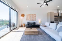 Salt & Stone Townhouse, Hot Tub & Bay Views - Image 2