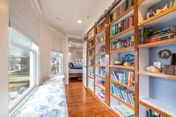 Wild Oats Home, Steps to Beach & Pet-Friendly - Image 3