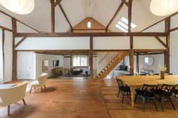 Designer Barn House, Heated Pool & Hudson River - Image 2