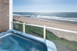 Pacific Rim Retreat with Fireplace & Hot Tub - Image 2