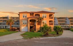 Casa de la Perla, Ocean Views & Beach Boardwalk - Image 2