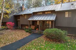 Condo with Fireplace & River Views, Mill Run - Image 2