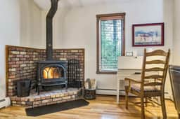 Condo with Fireplace & River Views, Mill Run - Image 5
