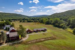 Carriage House Converted Barn on a Vermont Farm - Image 5