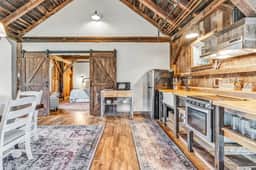 Carriage House Converted Barn on a Vermont Farm - Image 4