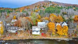 Riverside Vista, Woodstock Riverfront House - Image 5