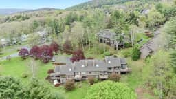 Townhome with Brick Fireplace & Loft, Landmark - Image 5