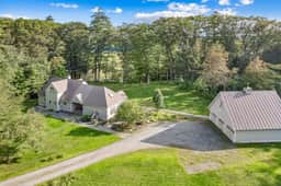 Quechee Meadows Home with Hot Tub & Fire Pit - Image 5
