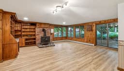 Fox Crossing House with Large Deck & Fire Pit - Image 5