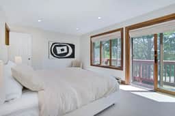 Renovated End-Unit Condo, Green Mountain Foothills - Image 3