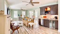 Lilys Pad Home with Gourmet Kitchen, Near Beach - Image 4