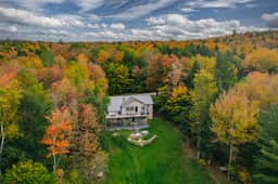 Quechee House with Hot Tub & Panoramic Views - Image 2