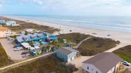Sunshine House, Drive-On Beachfront & Gulf Views - Image 5