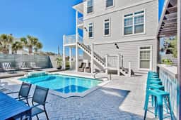 Estate for Large Groups, Pool & Steps to the Beach - Image 4