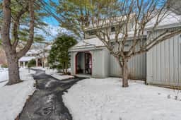 Sunny Condo with Golf Views, Windsor Village - Image 2