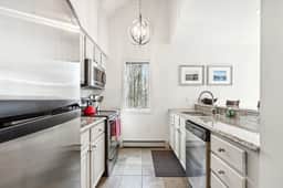 Condo with BBQ, Newton Village - Image 3