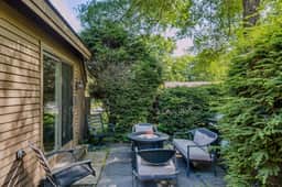Condo Steps from Lake Pinneo, Fairway Village - Image 2