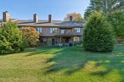 Renovated Condo with Golf Views, Landmark - Image 5