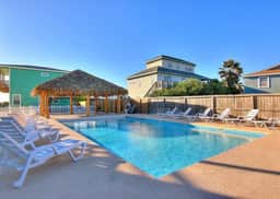Lemon Chill Home, Arcade, Pool & Near Beach - Image 2