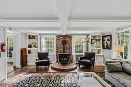 Cape Cod Home in Woodstock, Pet-Friendly & Wooded - Image 4
