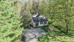 Cape Cod Home in Woodstock, Pet-Friendly & Wooded - Image 5