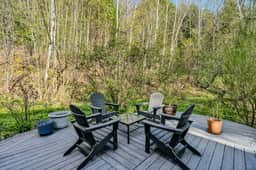Cape Cod Home in Woodstock, Pet-Friendly & Wooded - Image 3