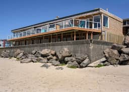 The Lookout Studio with Hot Tub & Beach Access - Image 3