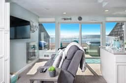 The Lookout Studio with Hot Tub & Beach Access - Image 5