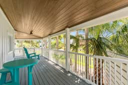 Holiday Isle Home, Pool, Balcony & Tiki Cruise - Image 4