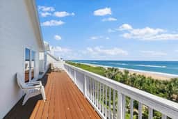 Seaview Home, Oceanfront Deck & Beach Access - Image 3