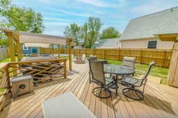 Blue Haven Home, Fire Pit & Blocks from Beach - Image 2