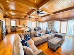 Beachfront Home, Sunset Views & Bay Creek Access - Image 3